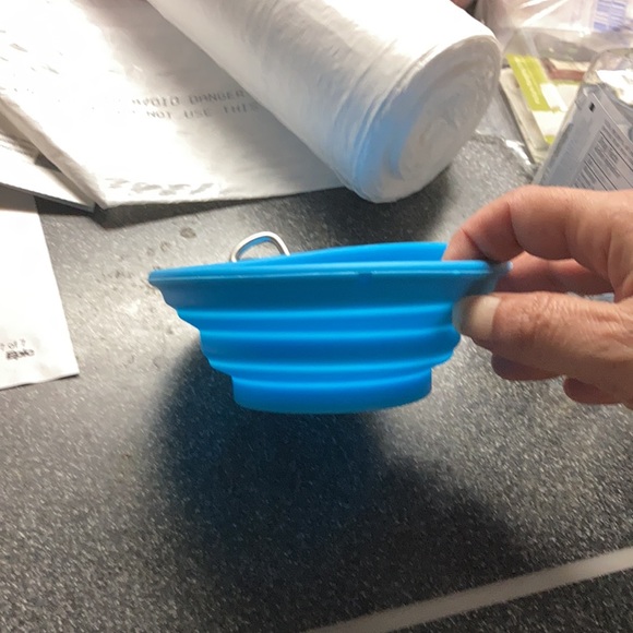 Collapsible dog travel bowl keychain pet - Picture 9 of 17